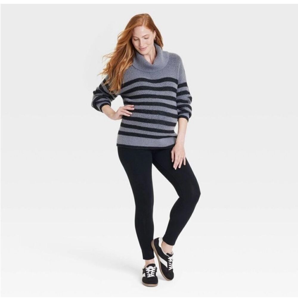 🌸 Ingrid & Isabel Gray and Black Cowl Neck Maternity Sweater Size Small